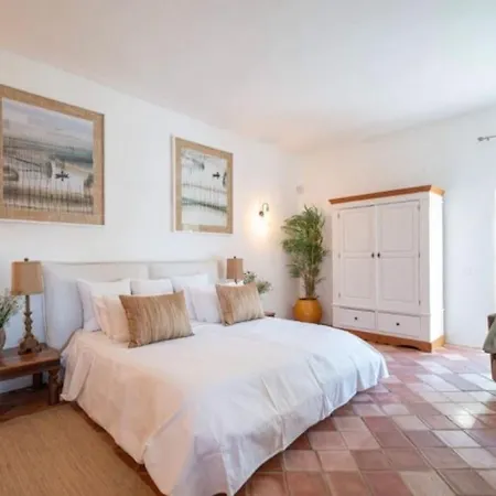 בית נופש Casa Grayson לואה